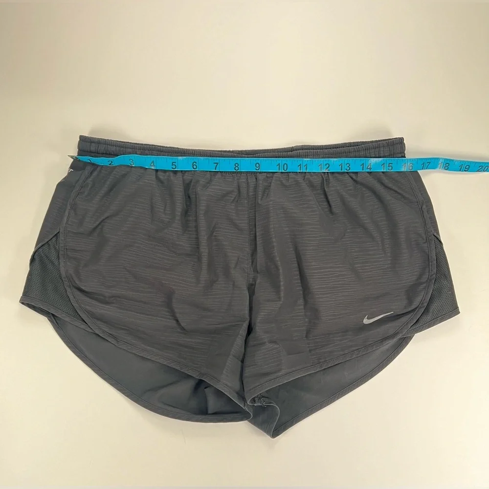 Nike Dri-Fit Running Shorts w/ Pocket and Inner Lining - black, M - Picture 10 of 13